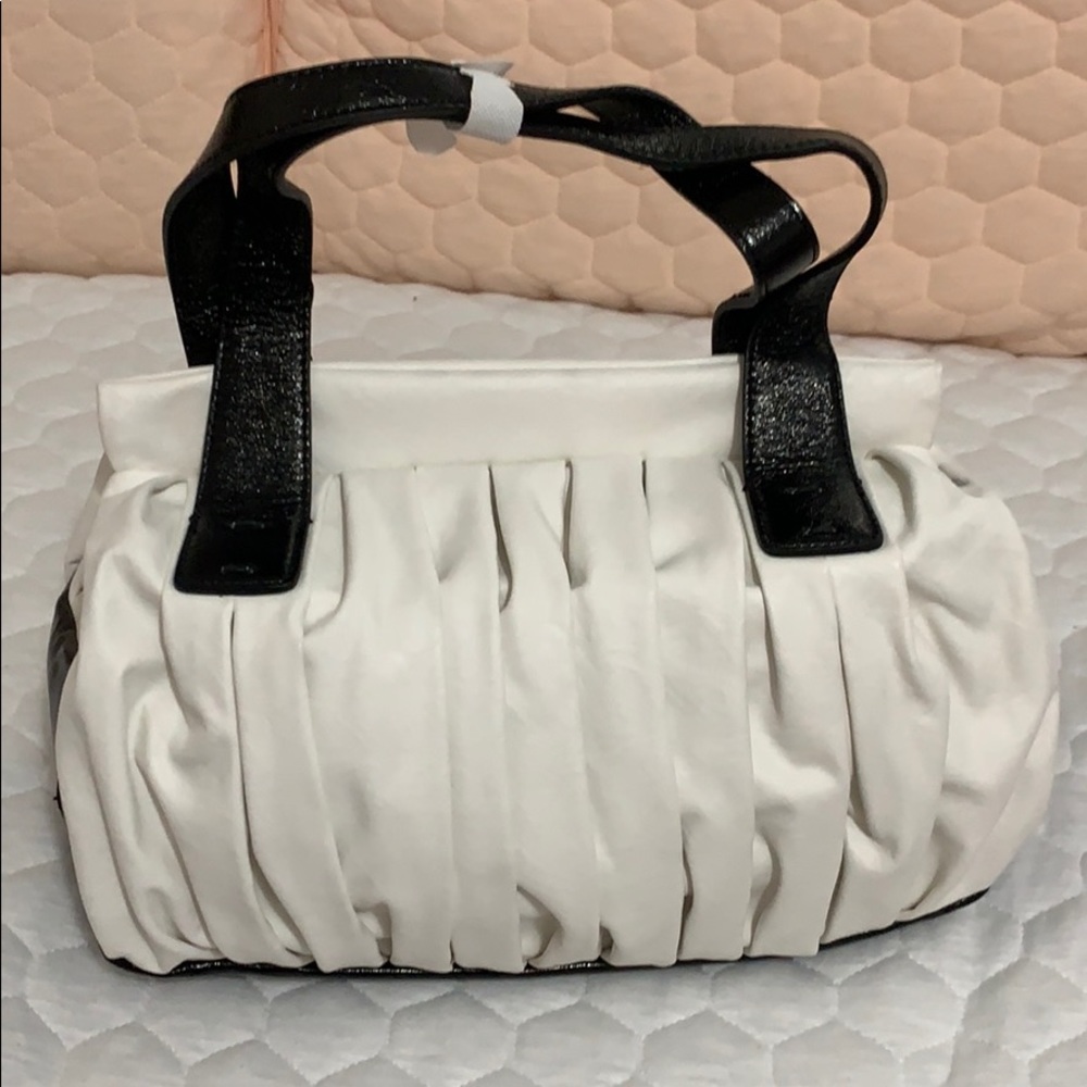 Simply Vera wang purse!